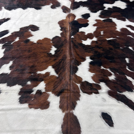 Tricolor Cowhide Rug (36 sq ft) Size: 7.5x6.7 feet Colombia-132