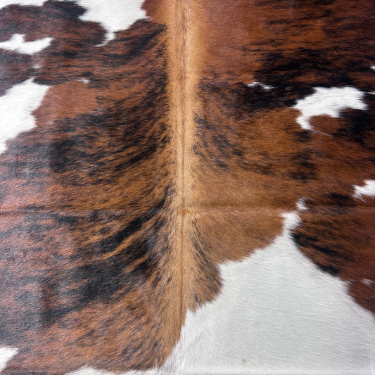 Tricolor Cowhide Rug (43.50 sq ft) - BEAUTIFUL Size: 8x7 feet Colombia-264