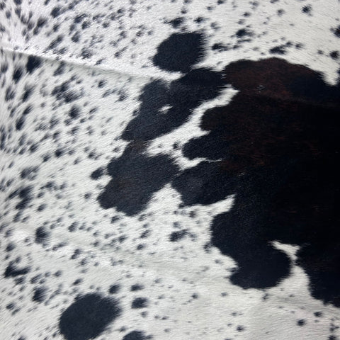 Spotted Black and White Cowhide Rug (a bit of brown/ 39.75 sq ft) Size: 7x7 feet Colombia-265
