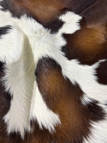 Tricolor Calf Skin Size: 41x35" D-349