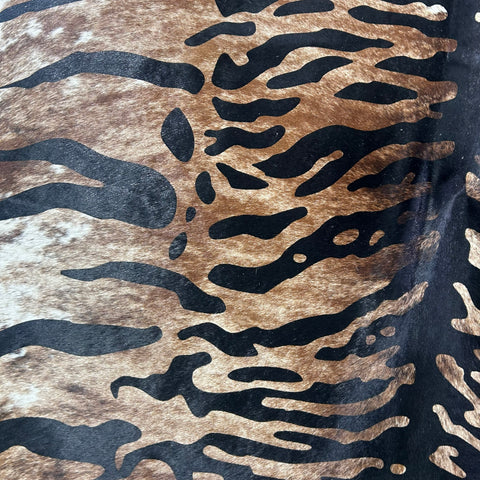 Siberean Tiger Print Cowhide Rug Size: 7.5x6.2 feet Z-259