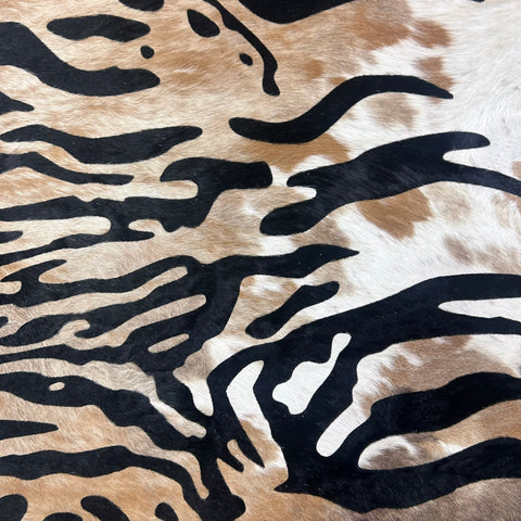 Siberean Tiger Print Cowhide Rug (light Palomino Background) Size: 7x6 feet Z-260