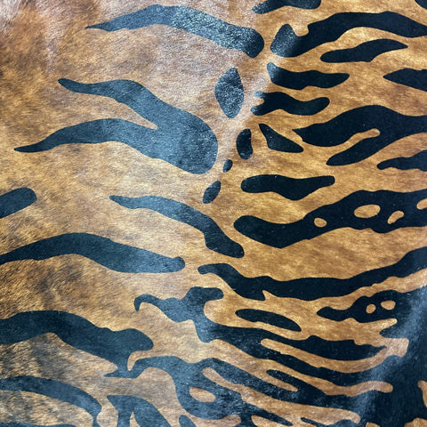 Siberean Tiger Print Cowhide Rug Size: 7x7 feet Z-261