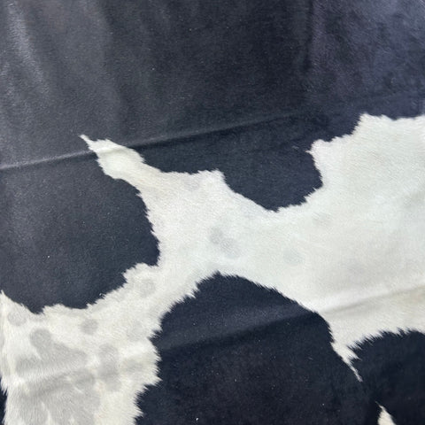 HUGE Black & White Cowhide Rug (50.5 sq ft) Size: 8x7 feet Colombia-72