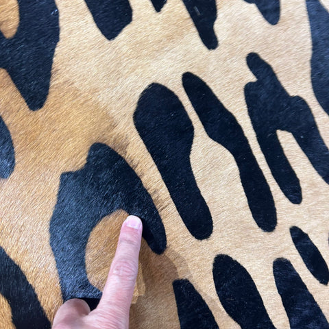 Blurry Jaguar Cowhide Rug Size: 6.2x6.2 feet Y-199