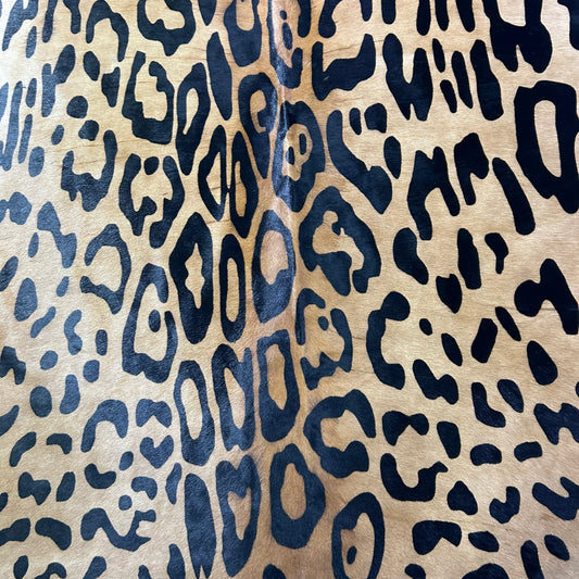 Blurry Jaguar Cowhide Rug Size: 7x6 feet Y-203