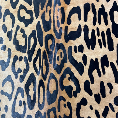 Blurry Jaguar Cowhide Rug Size: 7x6 feet Y-203