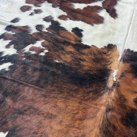 Tricolor Cowhide Rug (39 sq ft) Size: 7x6.7 feet Colombia-54