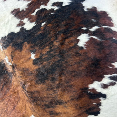 Tricolor Cowhide Rug (39 sq ft) Size: 7x6.7 feet Colombia-54