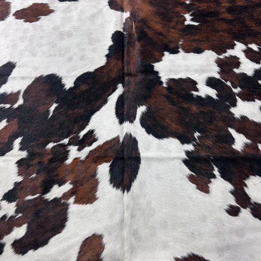 Tricolor Cowhide Rug (43.25 sq ft) Size: 8x6.5 feet Colombia-85