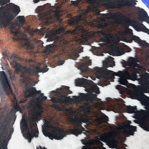 Tricolor Cowhide Rug (43.25 sq ft) Size: 8x6.5 feet Colombia-85