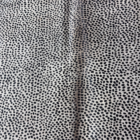 Cheetah on Light Grey Background Cowhide Rug Size: 7x6 feet Z-280