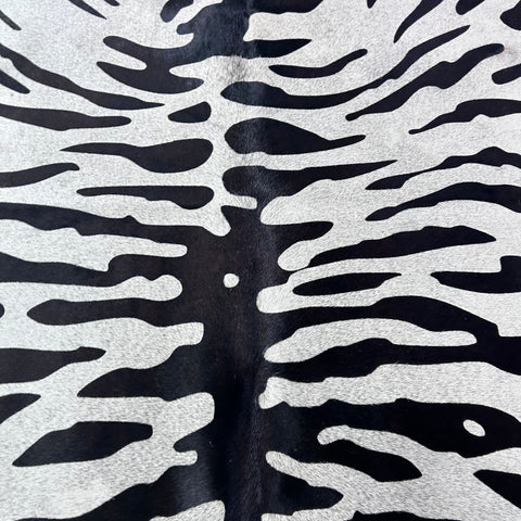 Tiger on Light Grey Cowhide Rug Size: 8x6.5 feet Z-110