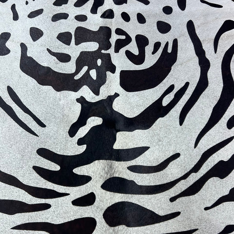 Tiger on Light Grey Cowhide Rug Size: 8x6.5 feet Z-110
