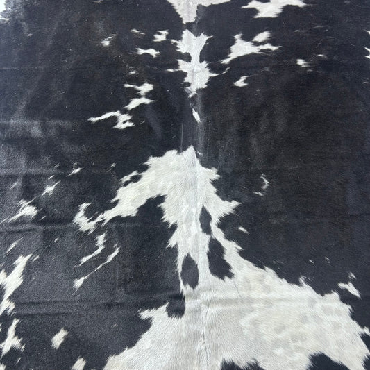 Black & White Cowhide Rug Size: 6.7x6.2 feet D-890