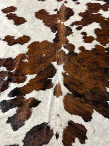 Tricolor Cowhide Rug (patch) Size: 7x6 feet D-412