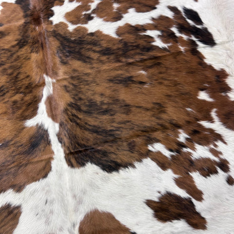 Tricolor Cowhide Rug (39 sq ft) Size: 7x7 feet X-009