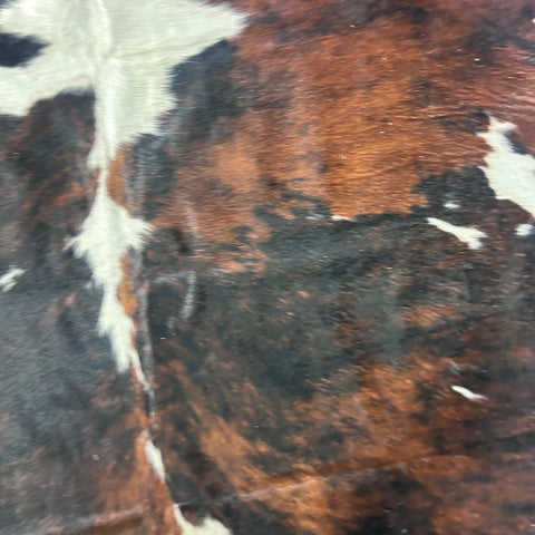 Tricolor Cowhide Rug (45 sq ft) Size: 7.5x7 feet Colombia-219