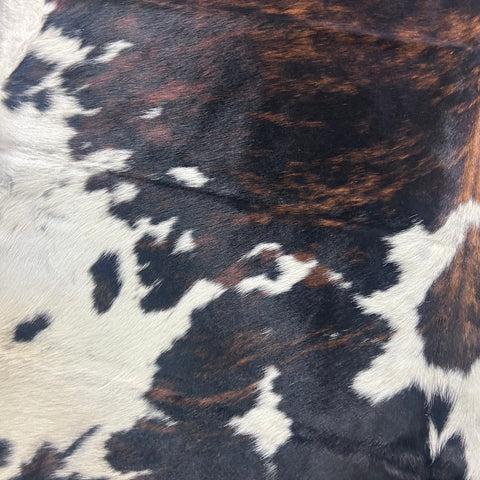Tricolor Cowhide Rug (47 sq ft) Size: 7x6.7 feet Colombia-66