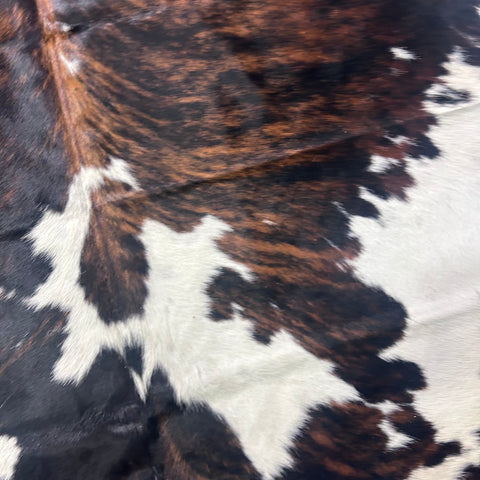 Tricolor Cowhide Rug (47 sq ft) Size: 7x6.7 feet Colombia-66