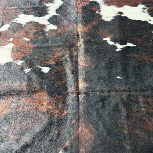 Tricolor Cowhide Rug (46 sq ft) Size: 8x7 feet Colombia-213