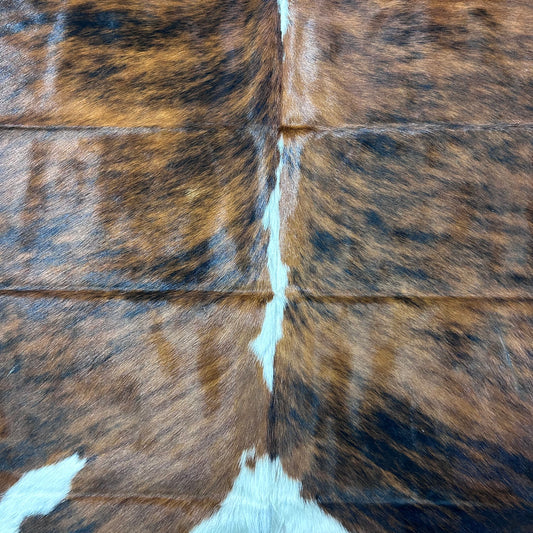 Tricolor Cowhide Rug (47 sq ft) Size: 8x7 feet Colombia-209