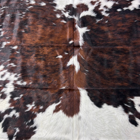Tricolor Cowhide Rug (38 sq ft) Size: 7x6.5 feet Colombia-208
