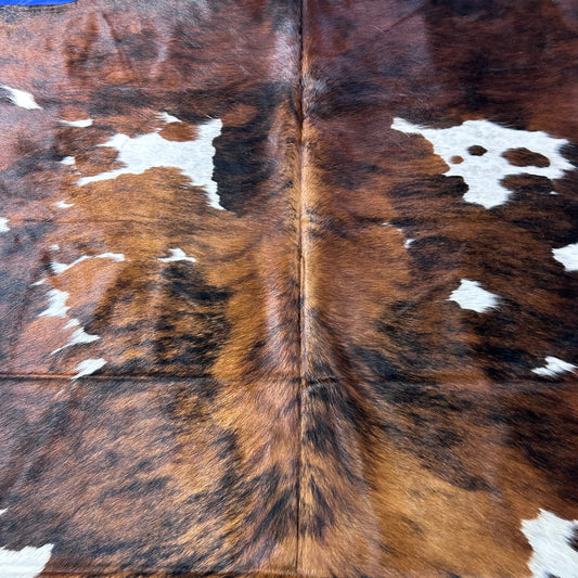 Tricolor Cowhide Rug (40 sq ft) Size: 7x6.5 feet Colombia-161