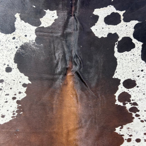 Gorgeous Brown & White Reddish Speckled Cowhide Rug Size: 7x6 feet Z-300