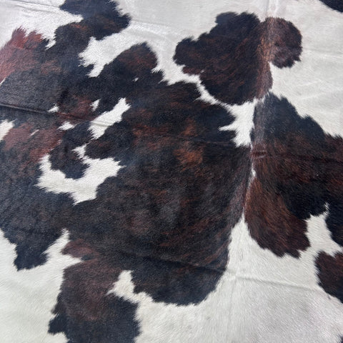 Tricolor Cowhide Rug (huge size) Size: 8x7 feet Z-306