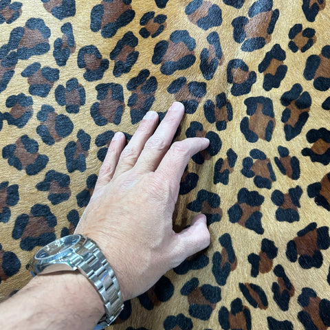 Leopard Print Cowhide Rug Size: 7.5x5.5 feet Z-135