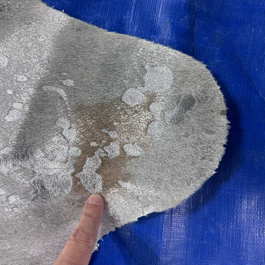 Silver Metallic Cowhide Rug Size: 7x6.5 feet Z-137