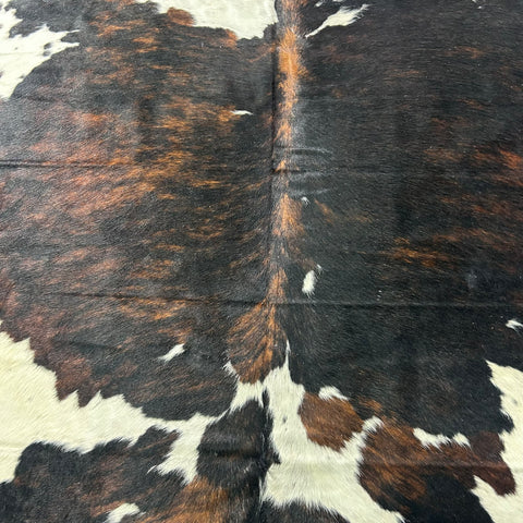 Dark Tricolor Cowhide Rug (41 sq ft) Size: 7x7 feet Colombia-2