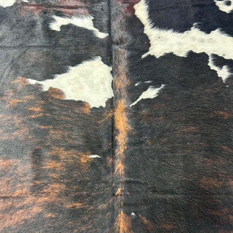 Dark Tricolor Cowhide Rug (41 sq ft) Size: 7x7 feet Colombia-2