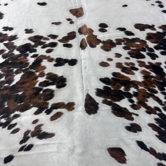 Huge Tricolor Cowhide Rug (51 sq ft) Size: 8x7 feet Colombia-11
