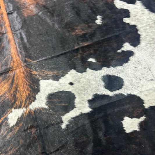Huge Tricolor Cowhide Rug (51 sq ft) Size: 8x7.2 feet Colombia-15