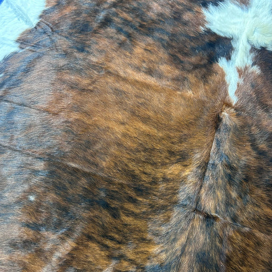 Huge Tricolor Cowhide Rug (51 sq ft) Size: 8x7 feet Colombia-17