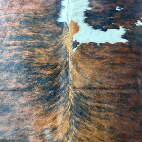 Tricolor Cowhide Rug (38 sq ft) Size: 7x6 feet Colombia-38