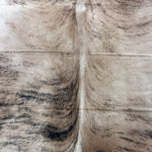 Medium to Light Beige Brindle Cowhide Rug (34 sq ft) Size: 7x6 feet Colombia-62