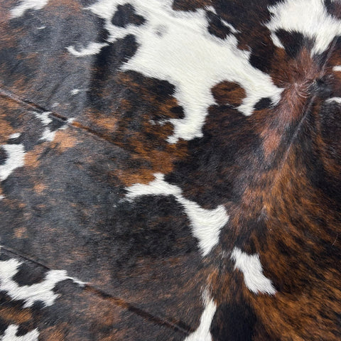 Tricolor Cowhide Rug (44 sq ft) Size: 8x7 feet Colombia-131