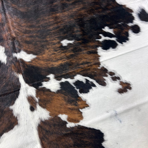 Tricolor Cowhide Rug (44 sq ft) Size: 8x7 feet Colombia-131