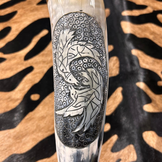 Corne à boire Viking - Corne à boire Scrimshaw du guerrier viking - Motif oiseaux