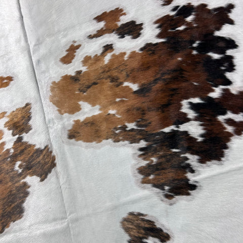 Tricolor Cowhide Rug (45 sq ft) Size: 7.2x7 feet Colombia-109