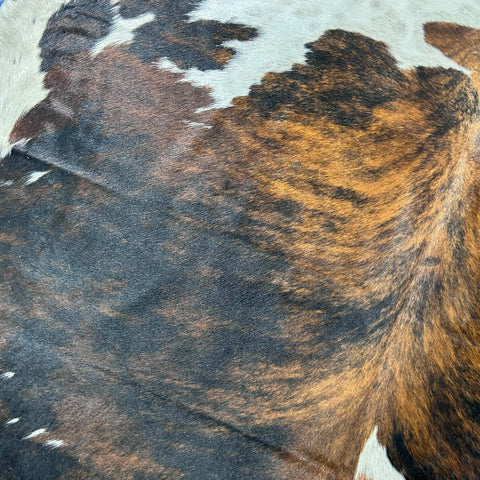 Tricolor Cowhide Rug (47 sq ft) Size: 7.5x7 feet Colombia-251