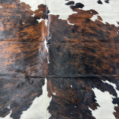 Tricolor Cowhide Rug (43.75 sq ft) Size: 7.5x7 feet Colombia-232