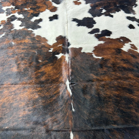 Tricolor Cowhide Rug (43.75 sq ft) Size: 7.5x7 feet Colombia-232