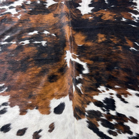 Tricolor Cowhide Rug (47.25 sq ft) Size: 8x7 feet Colombia-124