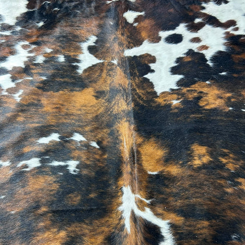 Tricolor Cowhide Rug (47.25 sq ft) Size: 8x7 feet Colombia-124