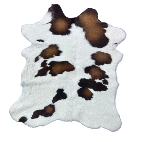 Tricolor Spotted Calf Skin Size: 35x28" X-004