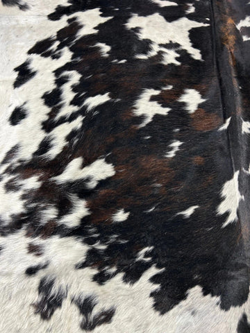 Speckled Tricolor Cowhide Rug (almost black but is tricolor) 7.5x7.5 feet D-008